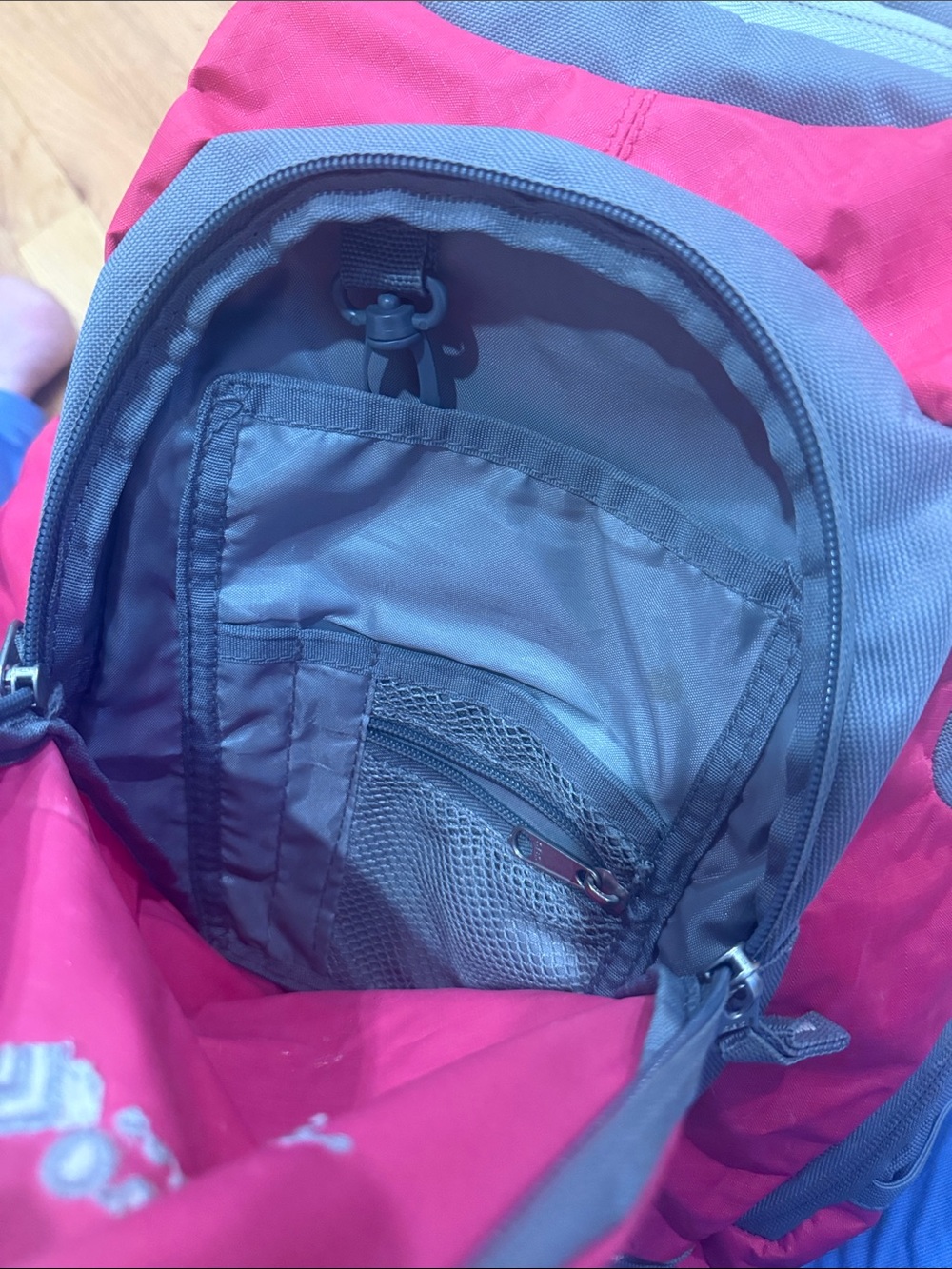 Backpack - Picture 5 of 10